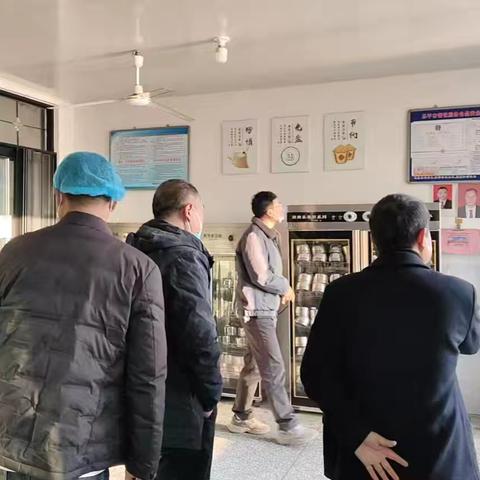 【双色党建&食品安全检查】洪岩镇中心小学开展校园食堂食品安全专项检查