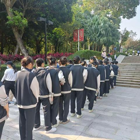 海口华建幼师职业学校——“清明奠英烈，传承正当时”清明节烈士陵园祭扫活动专题报道