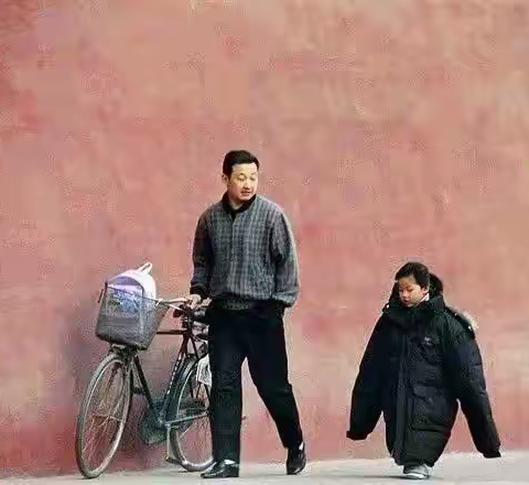 当所有人都关心你飞的高不高，只有他们关心你飞的累不累。