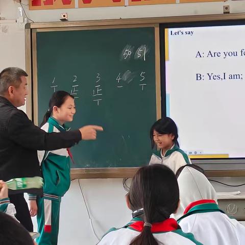 探索多彩情绪，开启趣味英语课堂——洪东老师英语公开课精彩纪实