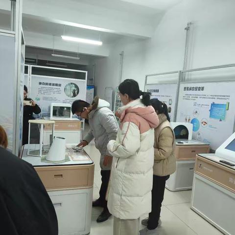 众师齐聚力，巧绘科技卷