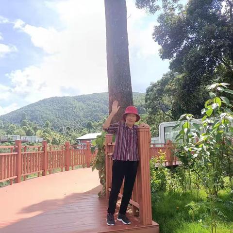 藏在时光里的幸福一家人
