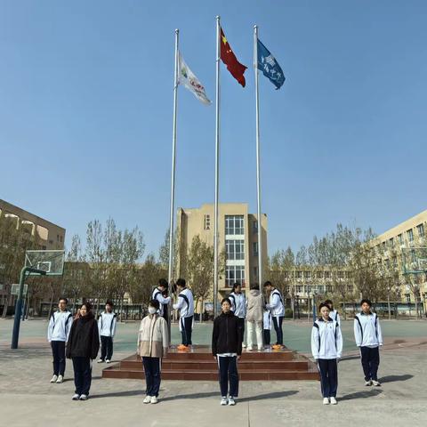 【牢记嘱托，见行见效】筑牢安全防线，共建平安校园——双桥中学国家安全教育日主题升旗仪式