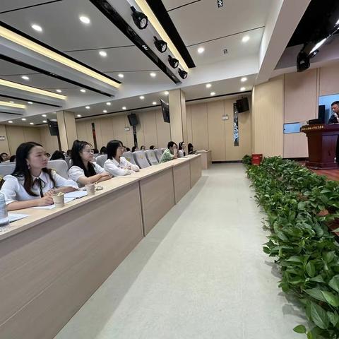 百舸争流入学海    鹰击长空育师人——人民路小学跟岗学习