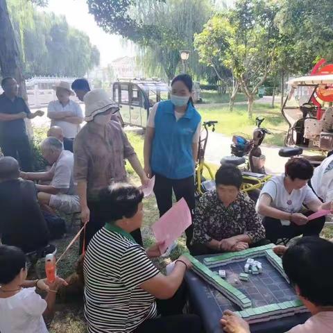 桐乡街道网格员开展“出重拳 扫黑恶 保平安”宣传活动