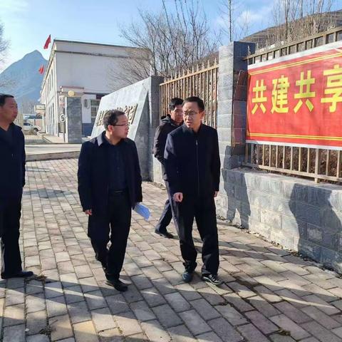 县委常委、县政府常务副县长景建红深入县金穗粮食储备有限公司调研储备粮轮换、安全生产等重点工作