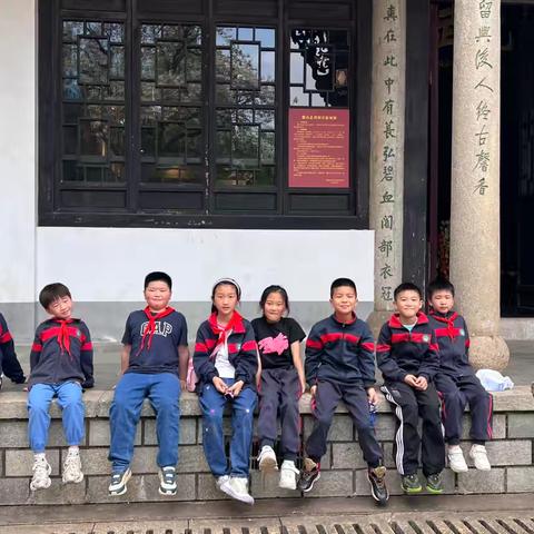 清明祭英烈、童心承壮志