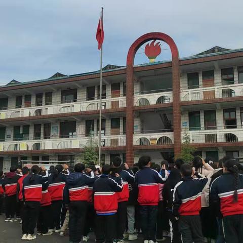 东岗镇中心小学一周工作总结（10.21-10.25）