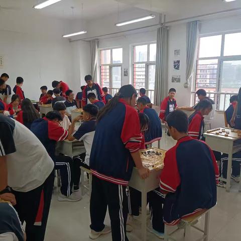 渭南市三贤中学第14周棋乐无穷社团活动小计