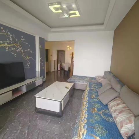 出租威尼斯套二精装修家具家电齐全1.56万一年，可谈价V63540