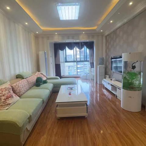 出租 国际公馆 套二电梯房 25楼 1.56万一年V63540