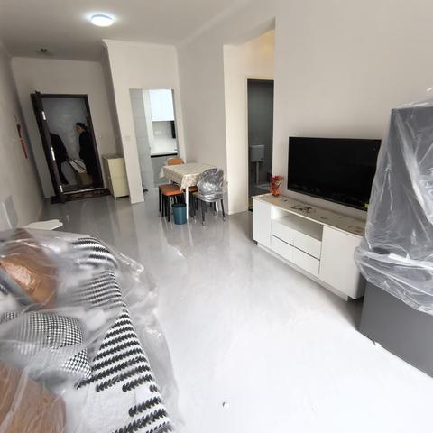 出租免物业费 齐通苑  60平方  电梯房2/2/1  租金1.18万一年，V63540