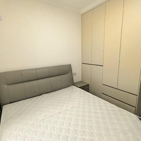 免物业费带中央空调出租齐通苑 4/2/2户型  产权128平方  电梯房1.8万一年V63540