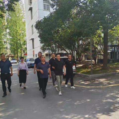 信阳供销集团开展2025 年度“互评互比”综合调研活动