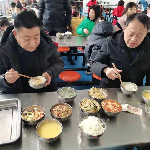 落实陪餐，“食”刻相伴——临颍一高教育集团巨陵校区第二初级中学