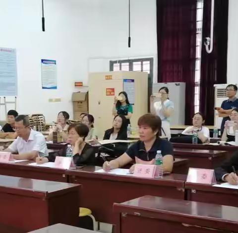 以赛促教，以赛促研—— 湛江市中小学青年教师教学能力大赛市直属学校初中化学初赛