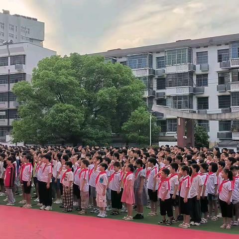 “秋风为序启征程，奋辑前行谱新章” ——上饶市德胜学校2024年秋季开学典礼