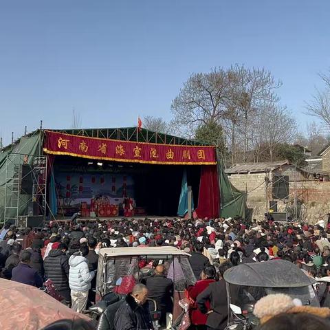 河南春节传统戏曲庙会：热闹与传承的交融
