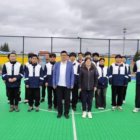 塔河县职业技术学校迎“五一”劳动节趣味体育竞赛