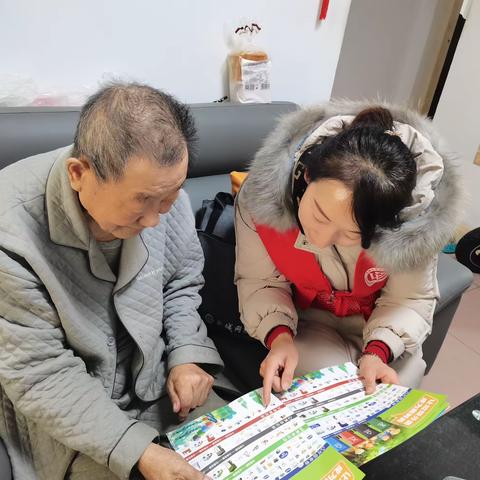 新春社区开展“敲门入户”搞宣传 垃圾分类入人心