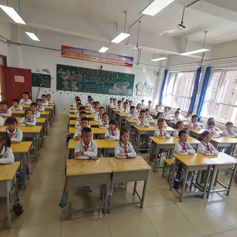 “跃动课间    ‘桌’而不凡” 平城区第十四小学开源校区 二年级课桌操大赛