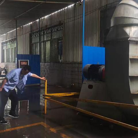 严密巡查除隐患·坚守岗位保安全