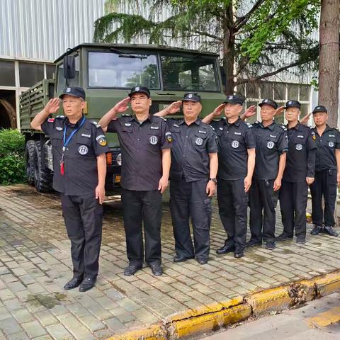 国旗飘扬 ﻿凝聚奋进力量