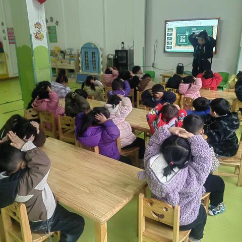 记录幼儿园快乐生活——XX班一周生活