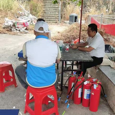 抱坡村开展文明祭祀以“劝”促“防”森林火灾工作简报
