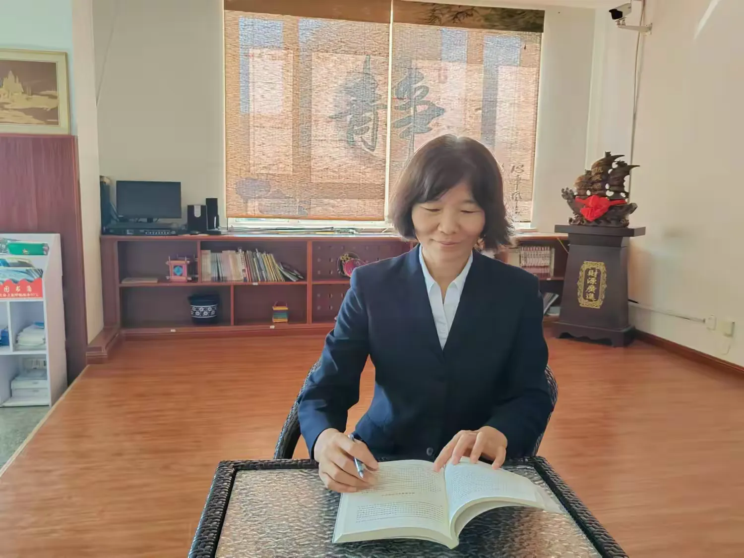 简篇-“莘莘学子心 难忘恩师情”阿勒泰市第一中学2024-2025学年第三周主题升旗仪式