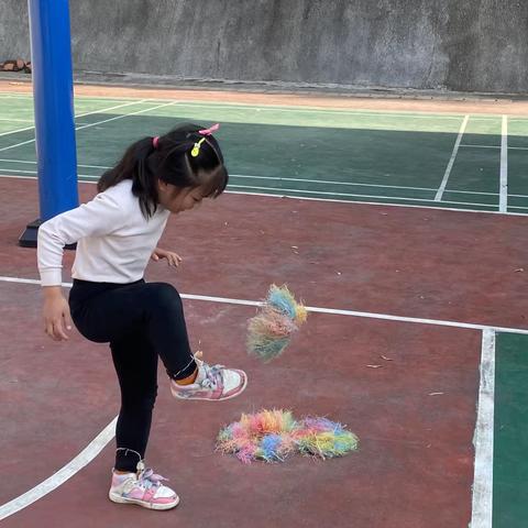 长垅小学踢毽子比赛