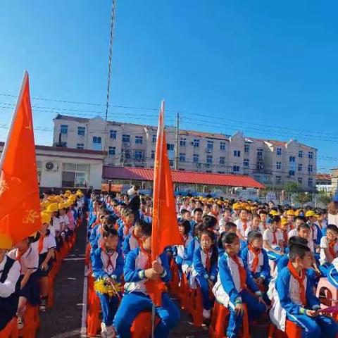 “喜迎国庆，唱响红歌”                          ——蓝村中心小学开展红歌比赛