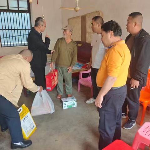 开发区管委会杨玉忠副主任至振家社区开展春节走访慰问困难党员活动