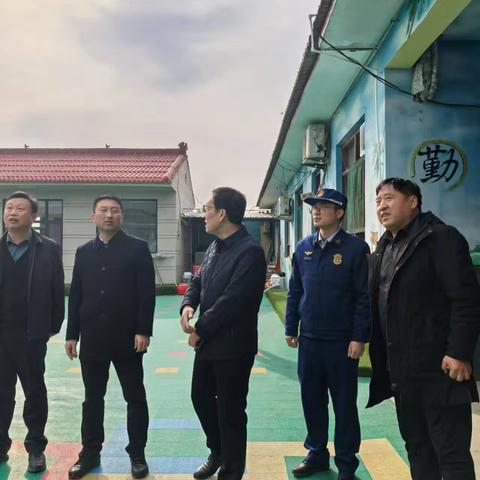 樊县长到里村联合小学所辖里村幼儿园检查指导工作