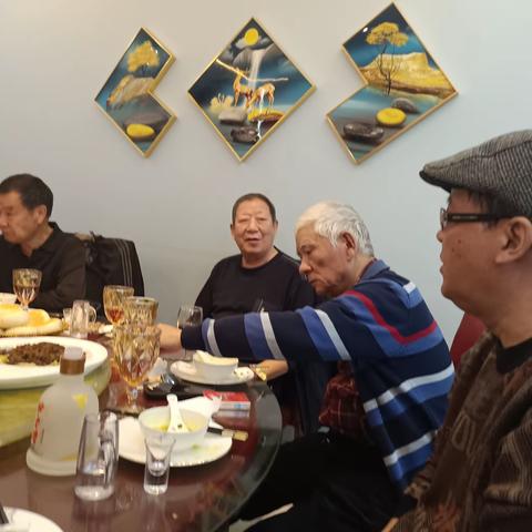 石中老三届老同学喜相聚