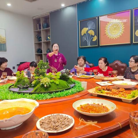 【老同学共庆三八妇女节】