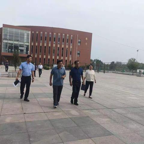 区教育体育局主要领导到曹妃甸区第三完全中学检查指导新学期开学工作