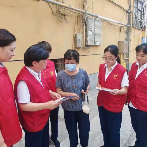 郑漯分公司漯河南站开展安全宣传咨询日进社区活动