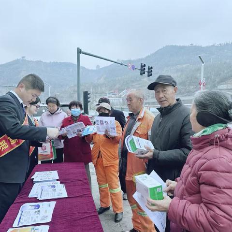 反假货币 人人有责兴县农商银行在行动