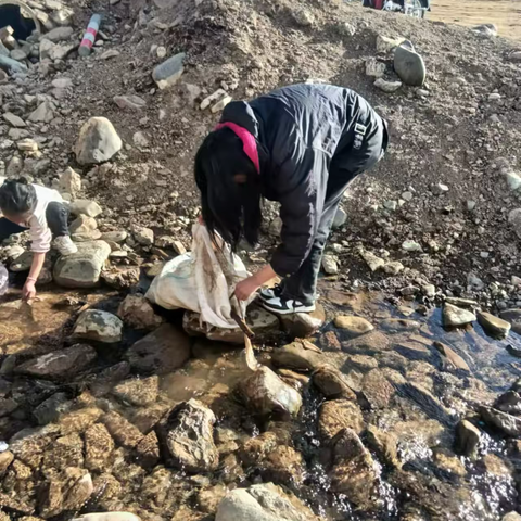 【巡河动态】起坞乡开展日常河道清理行动