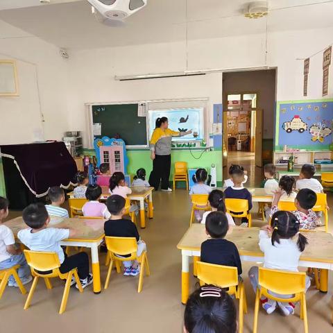 东升幼儿园中一班科学小实验——《光的直线传播》