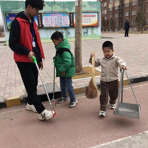 石家庄市裕华区裕翔街道南和苑社区党支部开展“志愿青春进社区 清洁家园暖人心”