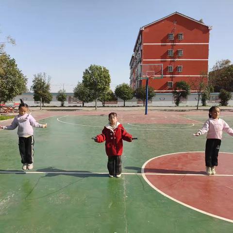 奔跑的童年，跳跃的成长——记陈集中心小学阳光体育测试