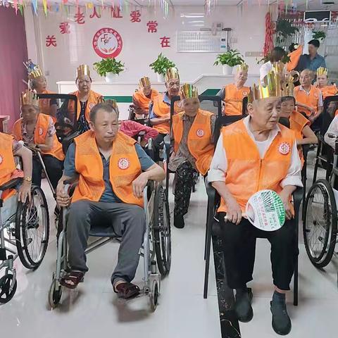 迎“七一”与党同庆  老人生日茶话会 听党话感党恩跟党走