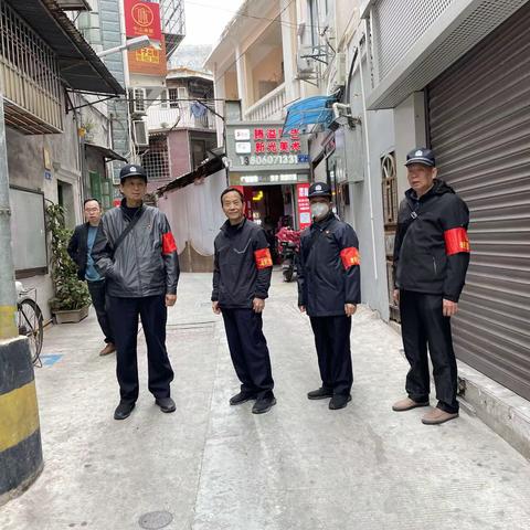 2023年12月20日上午，中山队B组老民警志愿者，克服天冷，走街串巷，一路从山仔巷，南乔巷，梧桐埕巷，梧桐埕横巷，土崎巷，棉袜巷，镇邦路，升平路，大中路到思明西路开展巡查，大家走在路上别有一番风味。