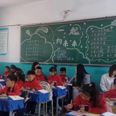 “深耕教研，匠心筑梦”教师进修学校领导深入黑水镇小学，对新教师进行课堂教学指导