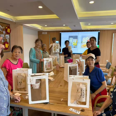 月满中秋，情暖邻里： ‍杭州银行西溪支行携手西溪街道客户共赴压花台灯DIY雅集