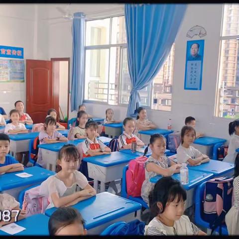 七里店小学三年级小主持人社团