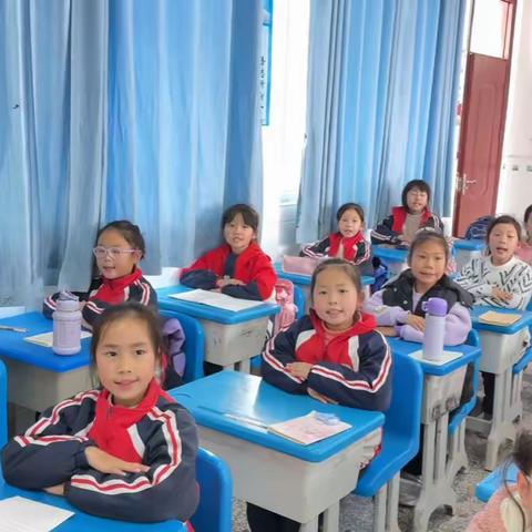 三年级小主持人社团