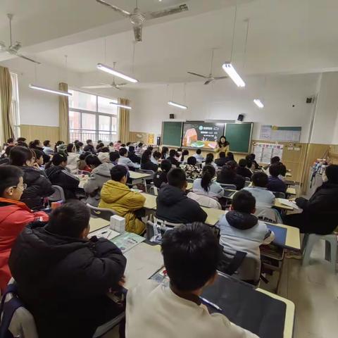 凝心聚力共成长  数学教研在路上——记第五实验小学四年级数学组教研活动